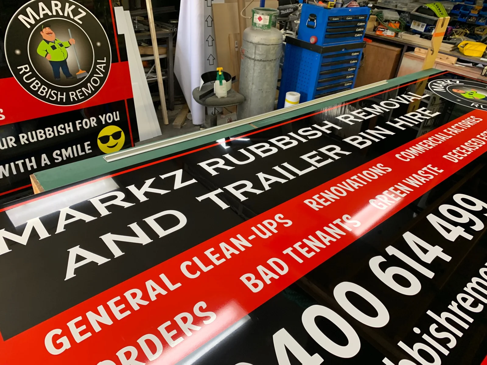 RADesignz project: Trailer graphics on the bench