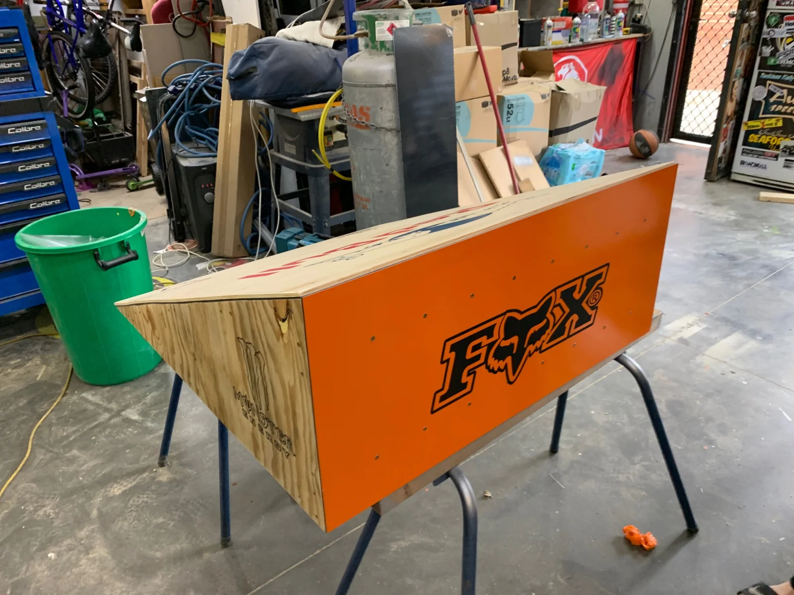 RADesignz project: Orange graphic panel