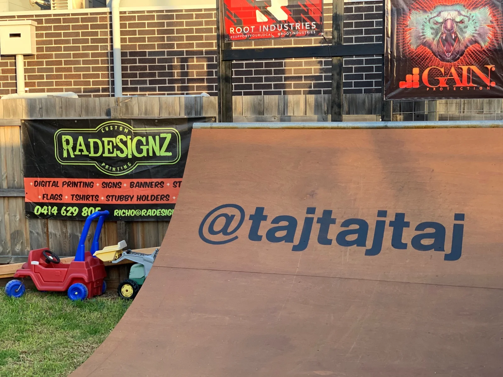 RADesignz project: Custom skate ramp graphics